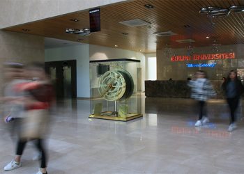 Biruni Üniversitesi ve Hastanesi, Yüksek Performanslı Ağ ve Depolama Çözümleriyle Sağlam Bir BT Zemini Oluşturuyor