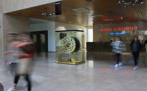 Biruni Üniversitesi ve Hastanesi, Yüksek Performanslı Ağ ve Depolama Çözümleriyle Sağlam Bir BT Zemini Oluşturuyor
