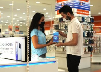 Global AR-GE ile Yerel Üretimin Gücü: CAMON 16 Sahnede!