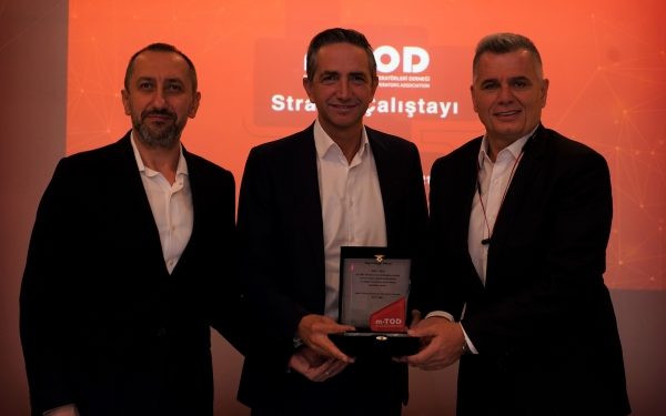 m-TOD’da Bayrağı Murat Erkan Devraldı