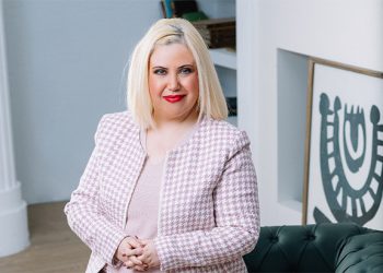 Senkron Yazılım’ın Kurumsal İletişim ve Pazarlama Direktörü Gözde Ok Oldu